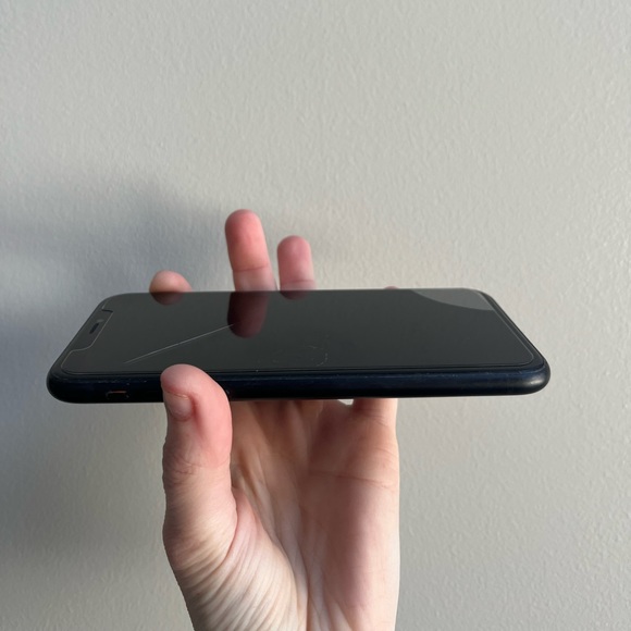 IPHONE XR 64GB BLACK (unlocked) - Picture 7 of 8